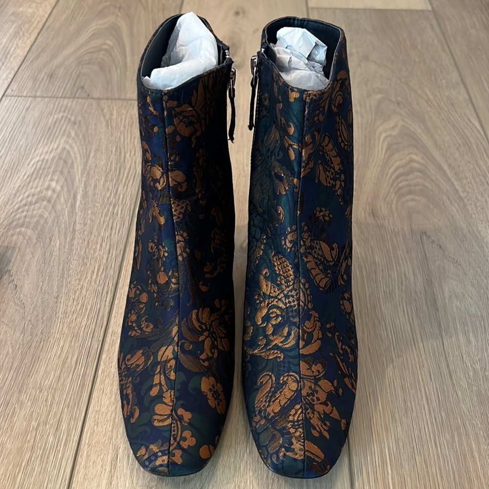 NIB Farylrobin Century Ankle Boots Size 9